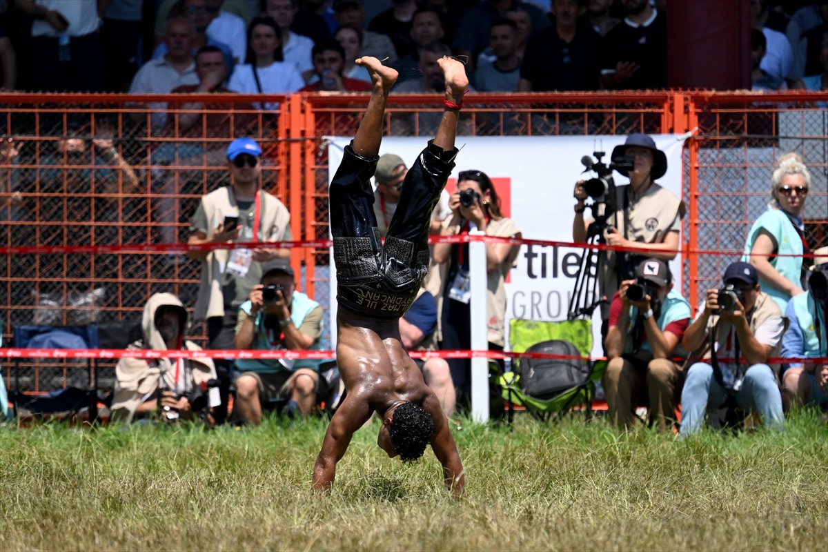 Asırlık gelenek Kırkpınar, 664. kez er meydanında güreşçilerini ağırladı
