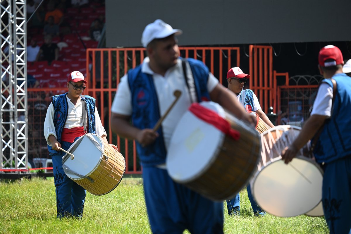 Asırlık gelenek Kırkpınar, 664. kez er meydanında güreşçilerini ağırladı