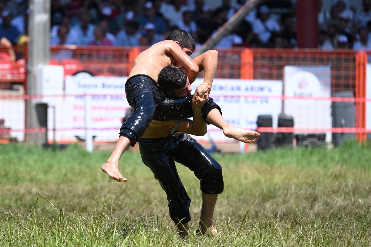 Asırlık gelenek Kırkpınar, 664. kez er meydanında güreşçilerini ağırladı