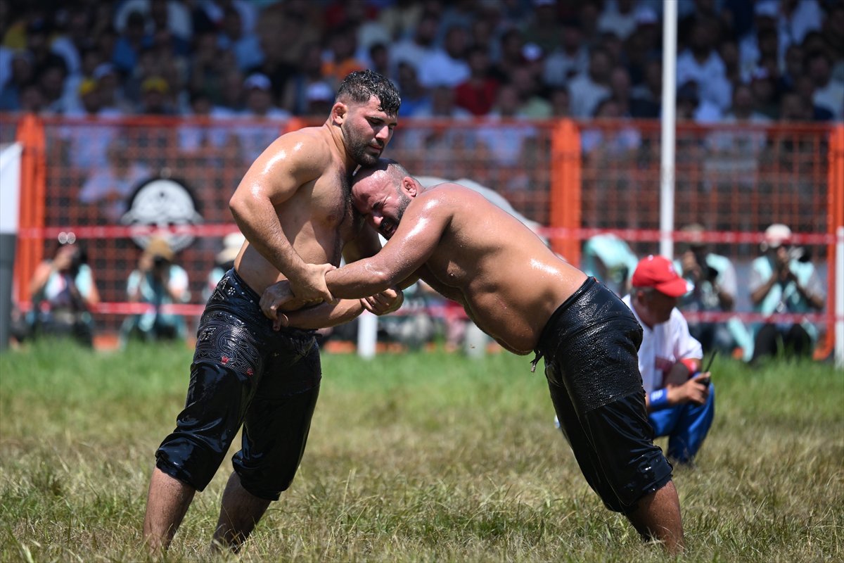 Asırlık gelenek Kırkpınar, 664. kez er meydanında güreşçilerini ağırladı