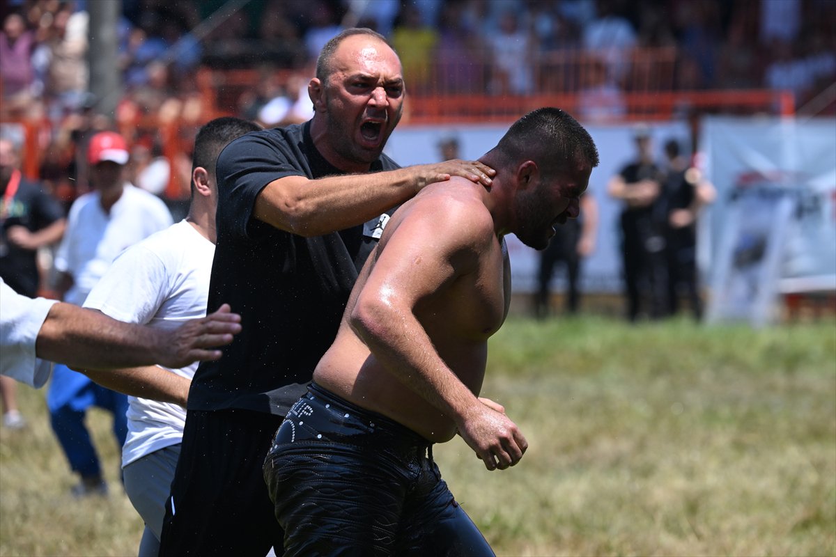 Asırlık gelenek Kırkpınar, 664. kez er meydanında güreşçilerini ağırladı