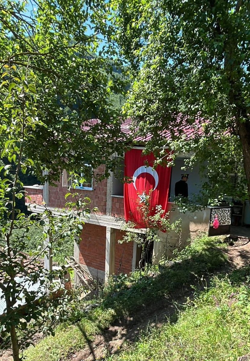 Pençe-Kilit Harekatı’nda şehit olan kahraman askerler son yolculuklarına uğurlandı