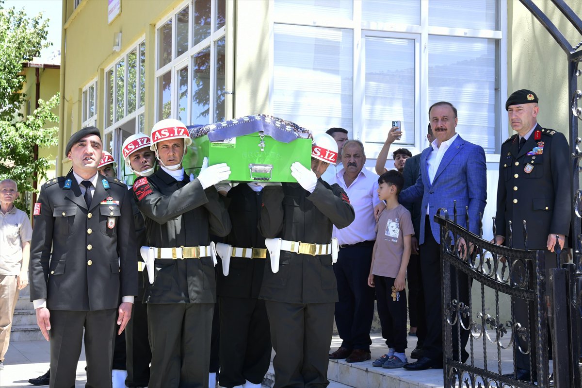 Pençe-Kilit Harekatı’nda şehit olan kahraman askerler son yolculuklarına uğurlandı