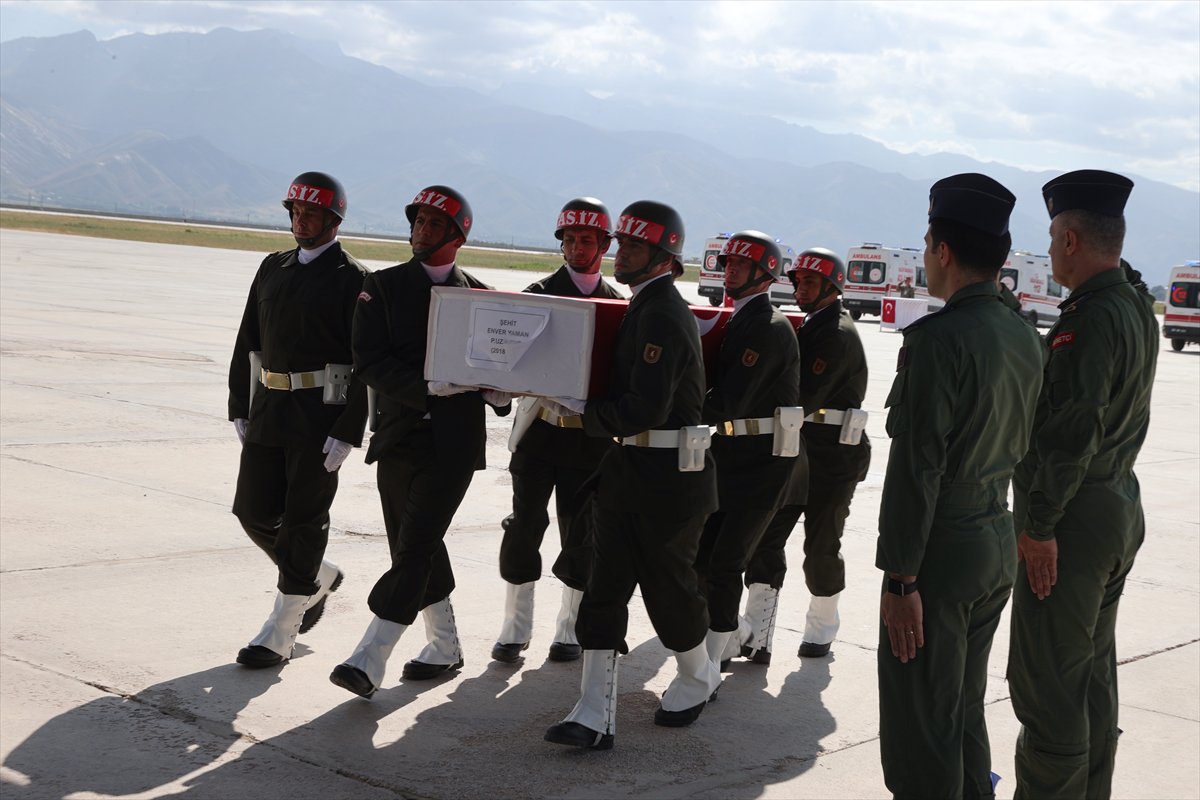 Pençe-Kilit Harekatı’nda şehit olan kahraman askerler son yolculuklarına uğurlandı