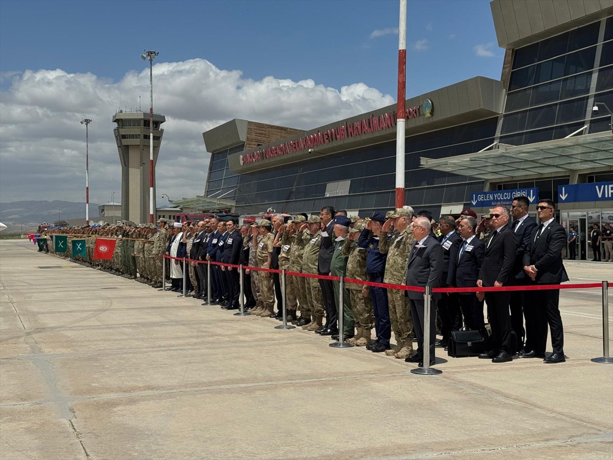 Pençe-Kilit Harekatı’nda şehit olan kahraman askerler son yolculuklarına uğurlandı