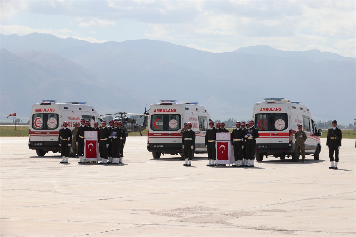 Pençe-Kilit Harekatı’nda şehit olan kahraman askerler son yolculuklarına uğurlandı
