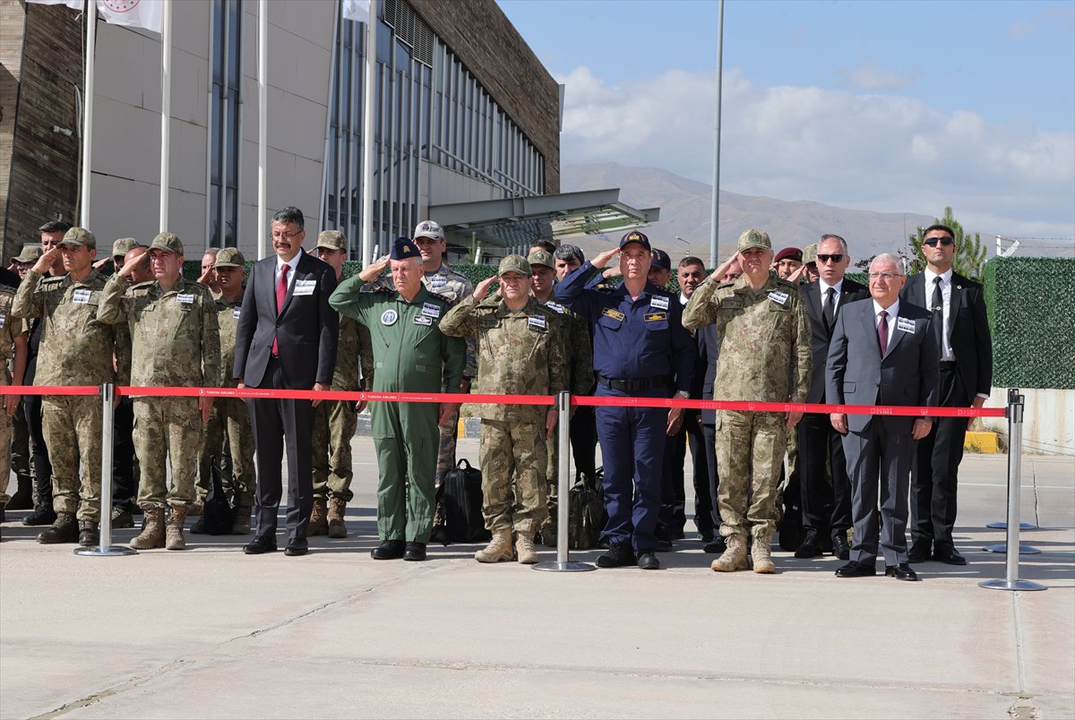 Pençe-Kilit Harekatı’nda şehit olan kahraman askerler son yolculuklarına uğurlandı