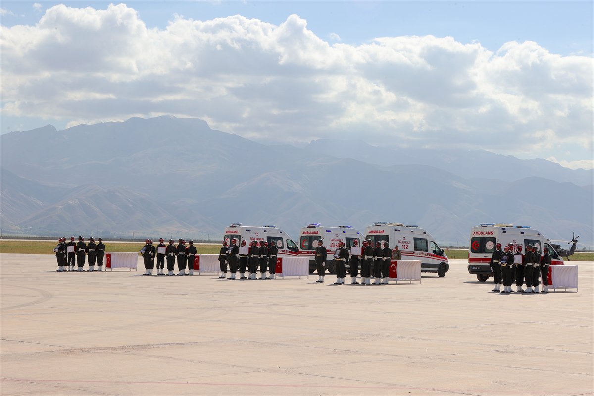Pençe-Kilit Harekatı’nda şehit olan kahraman askerler son yolculuklarına uğurlandı