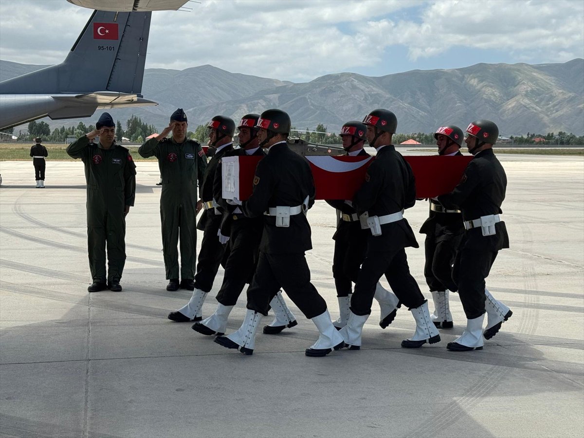 Pençe-Kilit Harekatı’nda şehit olan kahraman askerler son yolculuklarına uğurlandı