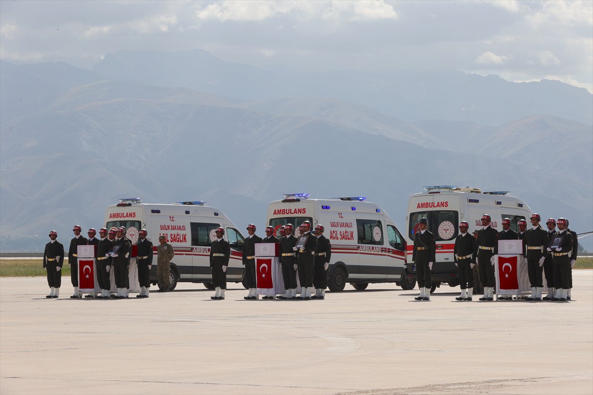 Pençe-Kilit Harekatı’nda şehit olan kahraman askerler son yolculuklarına uğurlandı