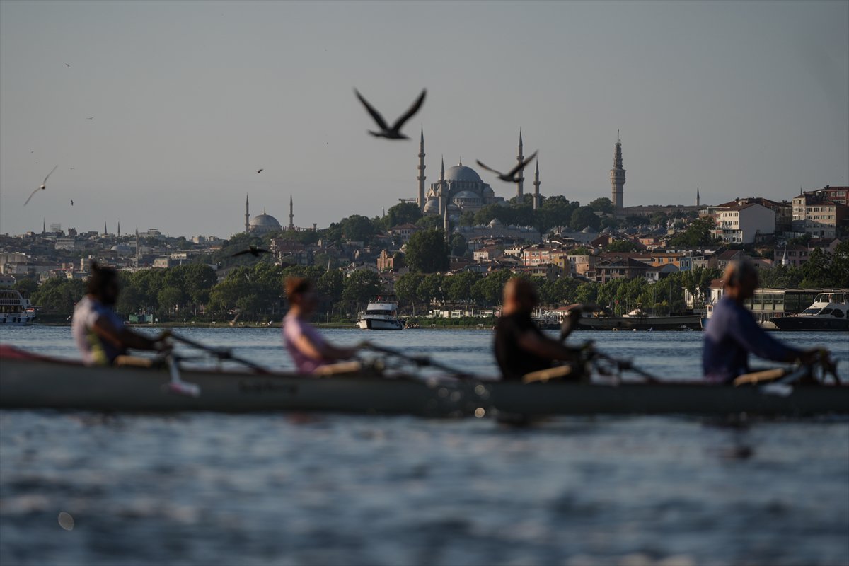 İstanbul’un kalbi Haliç'te kürek zamanı