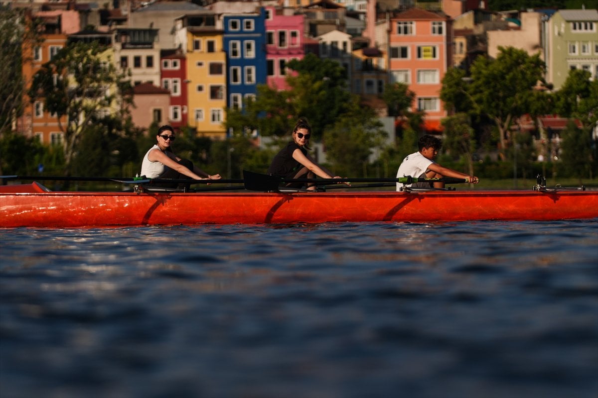 İstanbul’un kalbi Haliç'te kürek zamanı