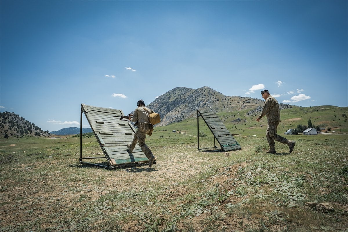 TSK'nın şampiyon keskin nişancıları, zorlu eğitimlerle göreve hazırlanıyor