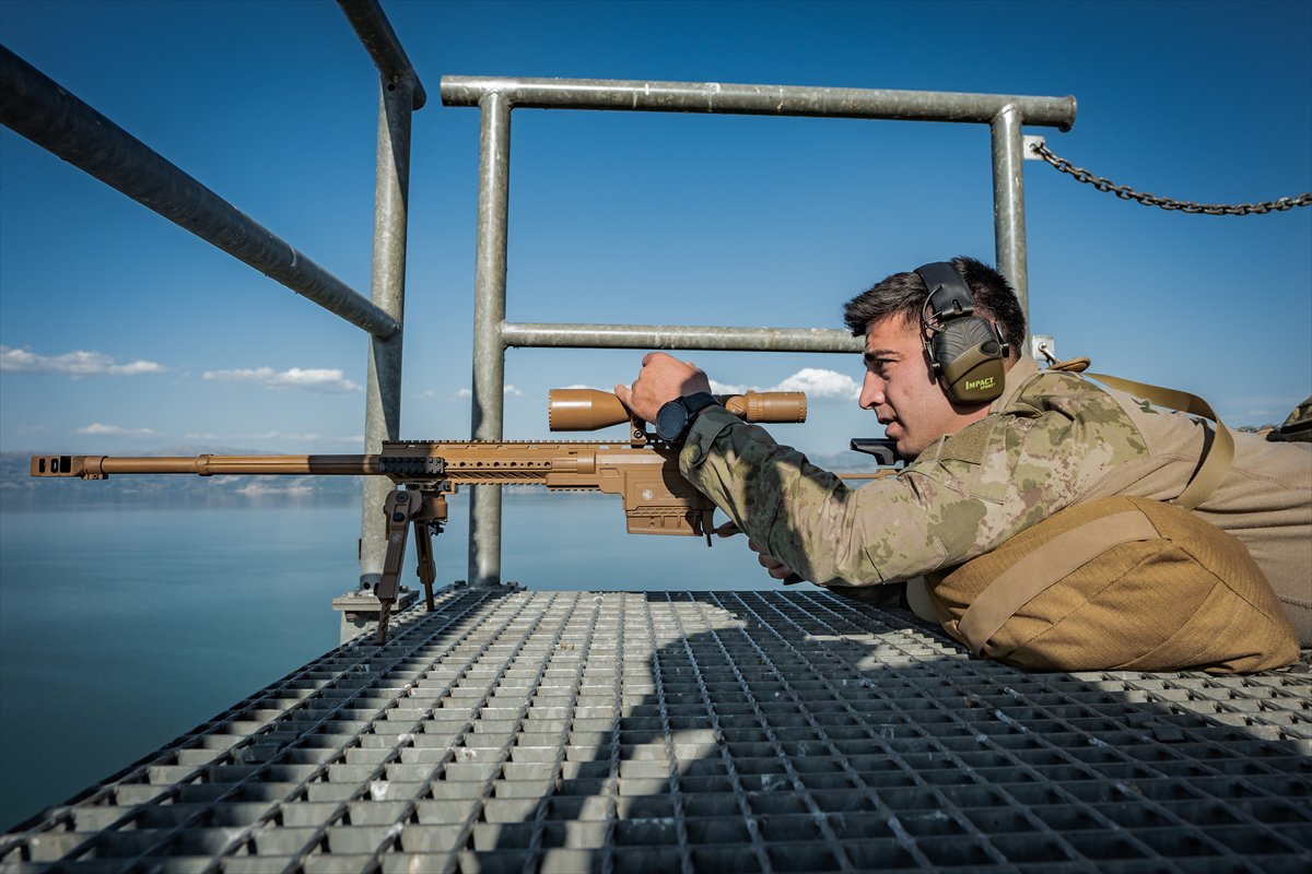 TSK'nın şampiyon keskin nişancıları, zorlu eğitimlerle göreve hazırlanıyor
