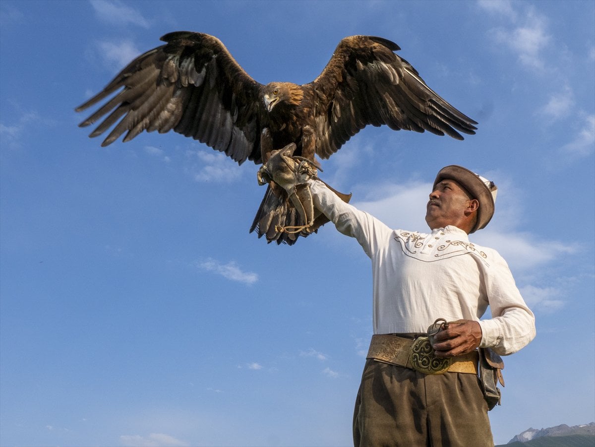 Kırgızistan’da asırlardır devam eden gelenek: Kartal Terbiyeciliği