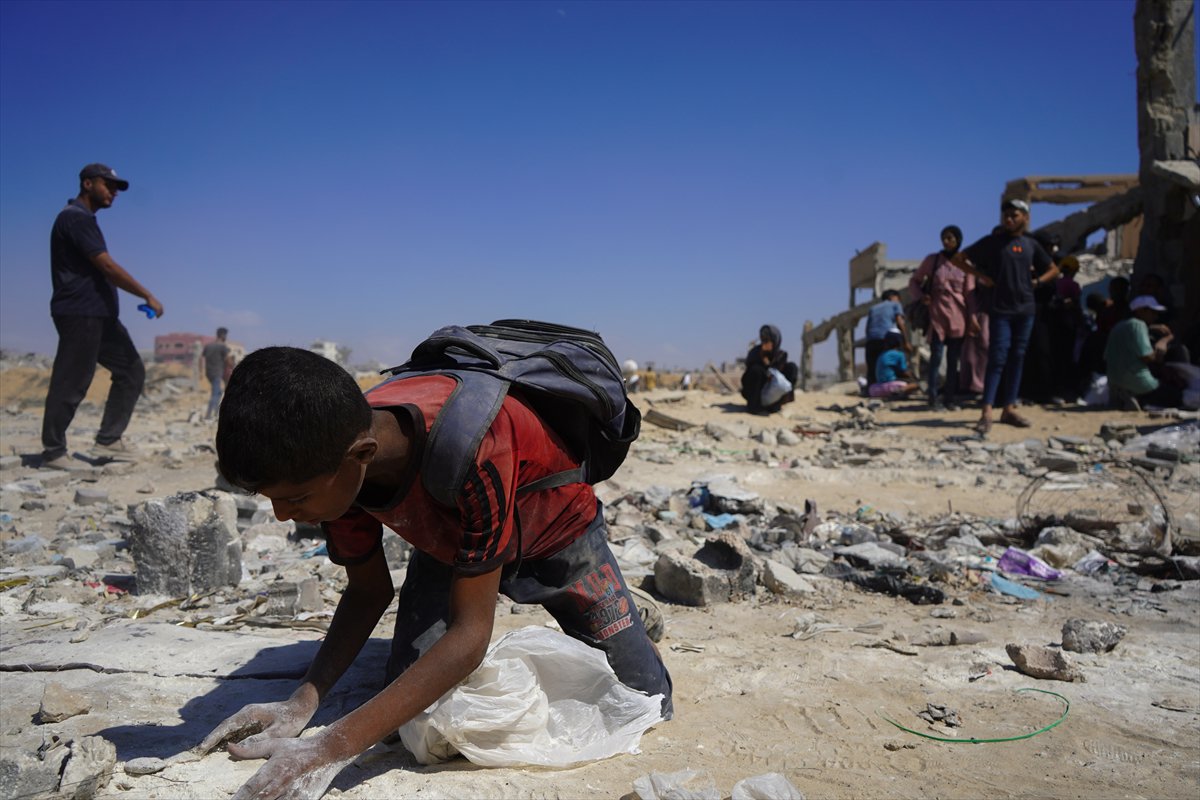 İsrail, gıda yardımı almaya giden Gazzeliler'e saldırdı