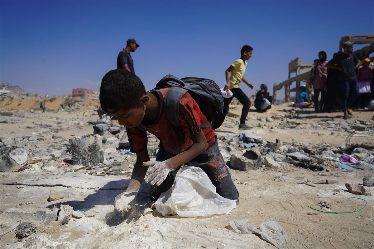 İsrail, gıda yardımı almaya giden Gazzeliler'e saldırdı