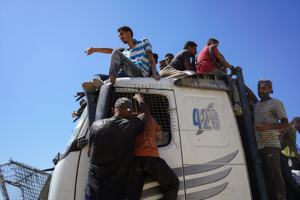 İsrail, gıda yardımı almaya giden Gazzeliler'e saldırdı