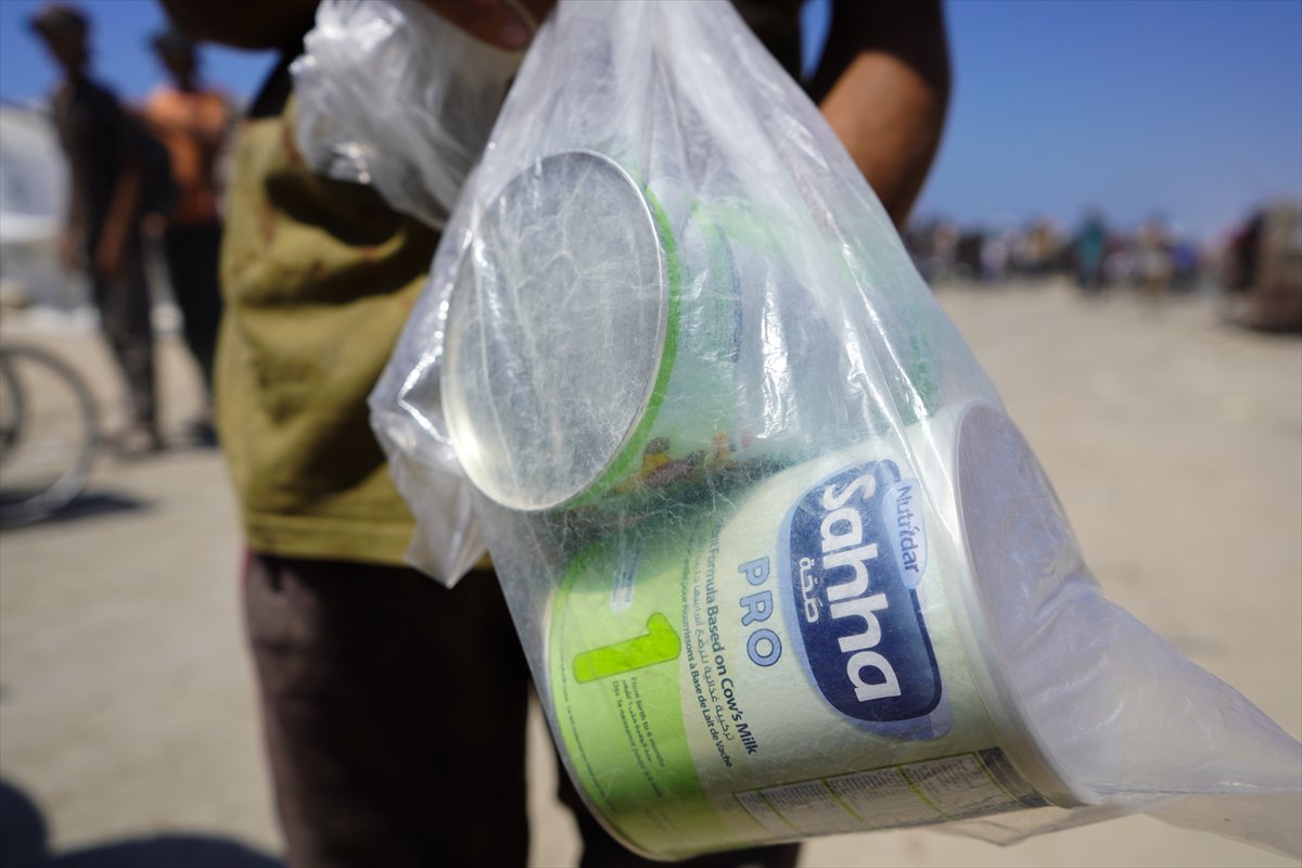İsrail, gıda yardımı almaya giden Gazzeliler'e saldırdı