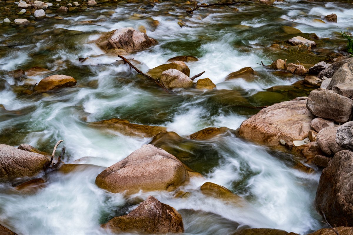 Doğa harikası Cimil Vadisi, ziyaretçilerine görsel şölen sunuyor