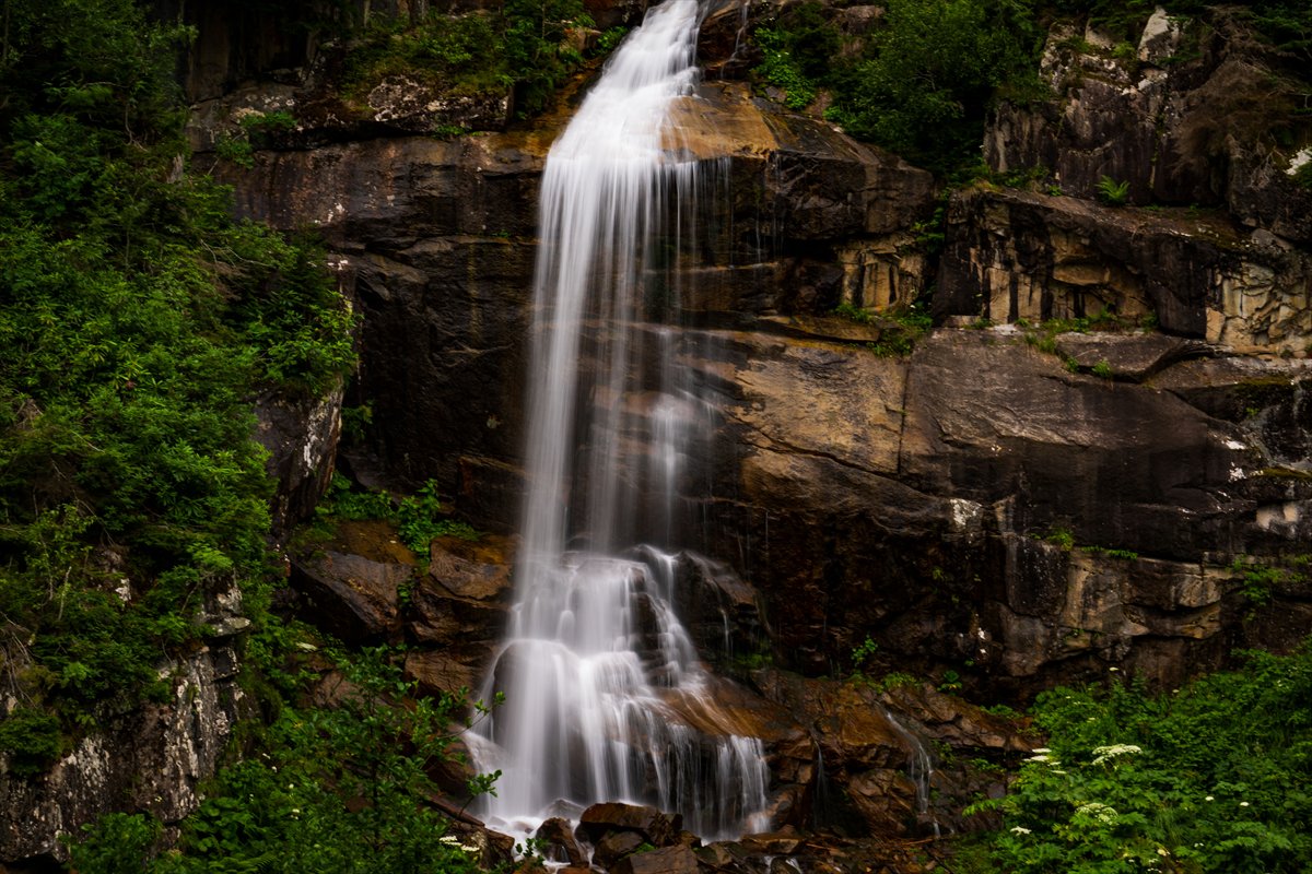 Doğa harikası Cimil Vadisi, ziyaretçilerine görsel şölen sunuyor