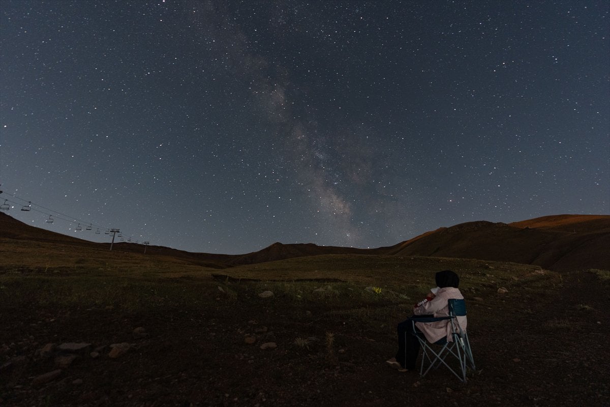 Yurt genelinde meteor yağmurundan büyüleyici kareler