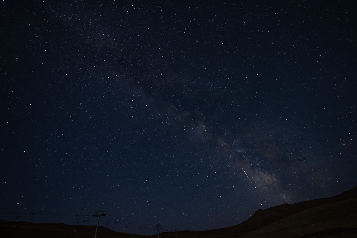 Yurt genelinde meteor yağmurundan büyüleyici kareler