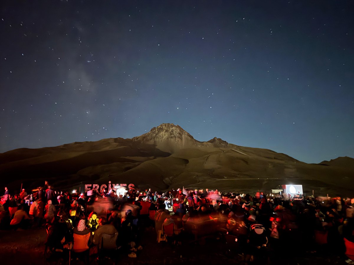 Yurt genelinde meteor yağmurundan büyüleyici kareler