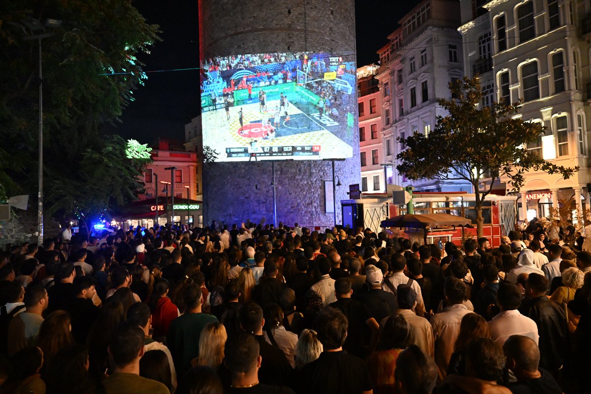 Türkiye ve Almanya karşılaşmasına vatandaşlardan yoğun ilgi
