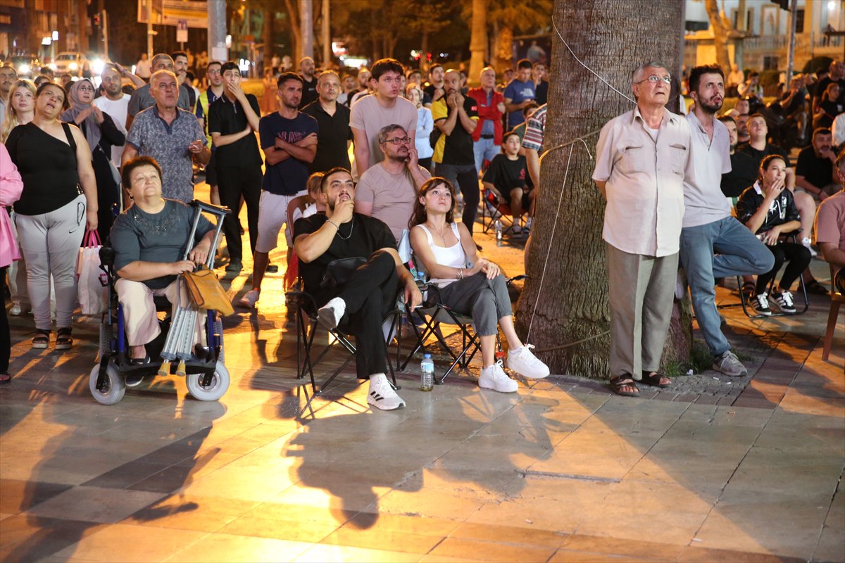 Türkiye ve Almanya karşılaşmasına vatandaşlardan yoğun ilgi