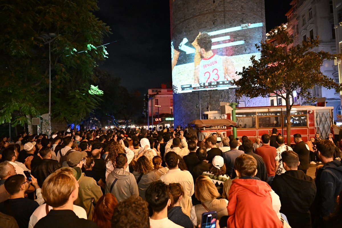 Türkiye ve Almanya karşılaşmasına vatandaşlardan yoğun ilgi