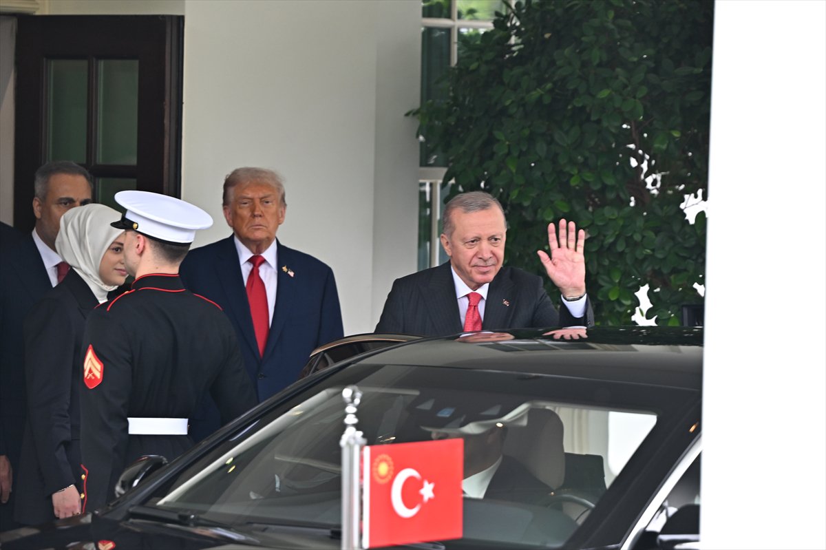 Cumhurbaşkanı Erdoğan ile ABD Başkanı Trump'ın görüşmesinden tarihi kareler