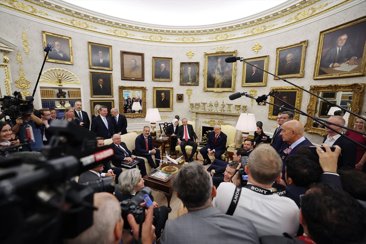 Cumhurbaşkanı Erdoğan ile ABD Başkanı Trump'ın görüşmesinden tarihi kareler