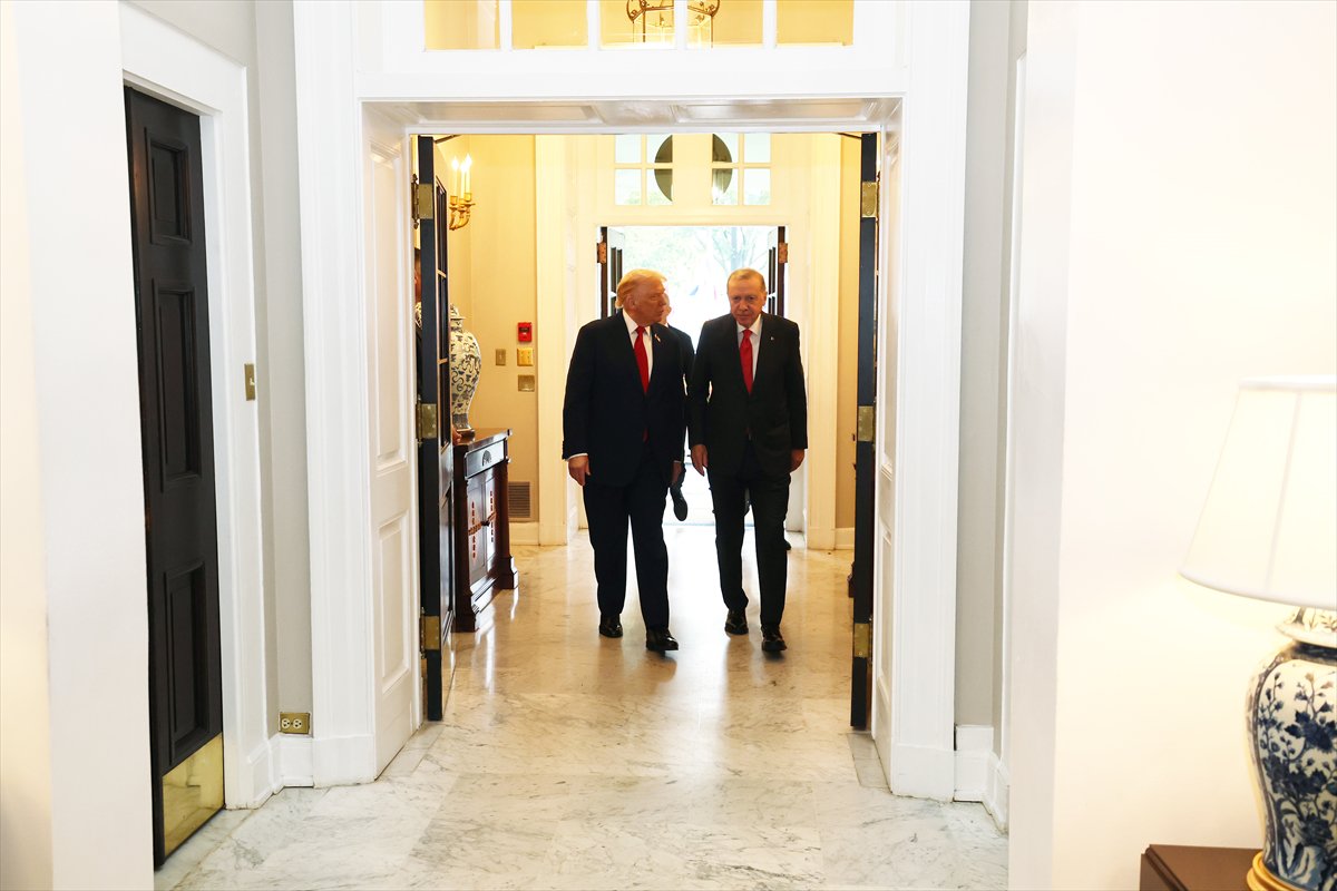 Cumhurbaşkanı Erdoğan ile ABD Başkanı Trump'ın görüşmesinden tarihi kareler