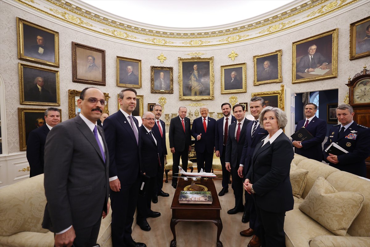 Cumhurbaşkanı Erdoğan ile ABD Başkanı Trump'ın görüşmesinden tarihi kareler