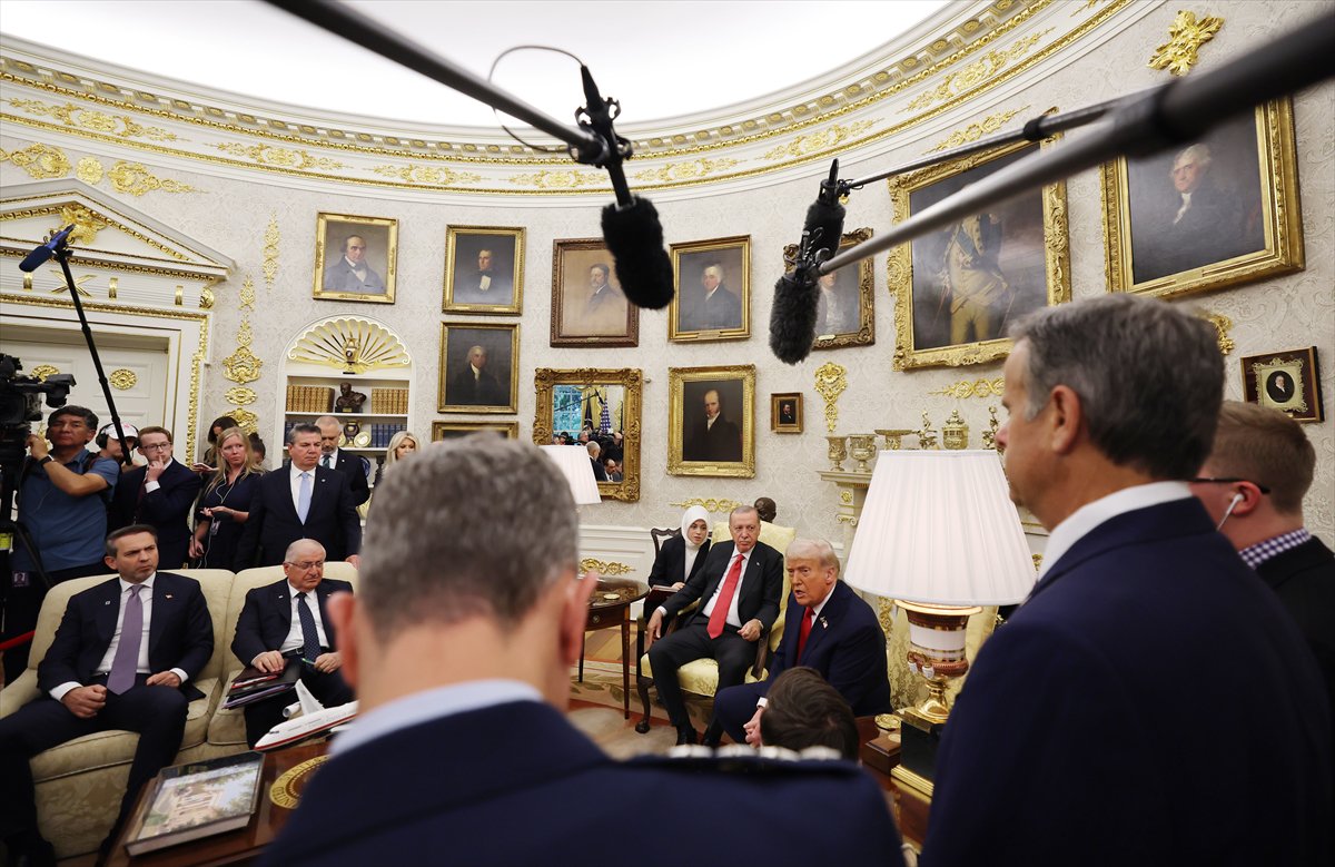 Cumhurbaşkanı Erdoğan ile ABD Başkanı Trump'ın görüşmesinden tarihi kareler