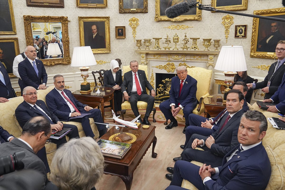 Cumhurbaşkanı Erdoğan ile ABD Başkanı Trump'ın görüşmesinden tarihi kareler