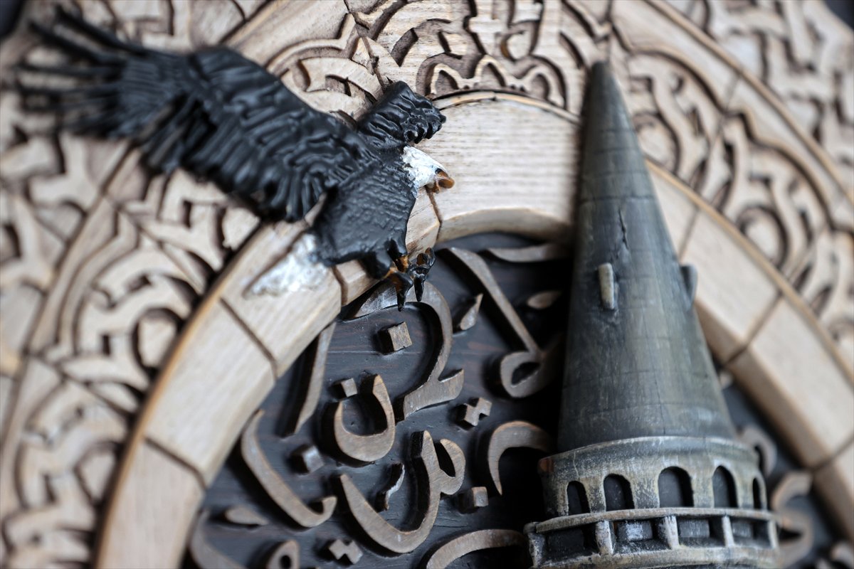 Türk usta, 'Neva' sanatıyla 3 boyutlu ahşap eserler üretiyor