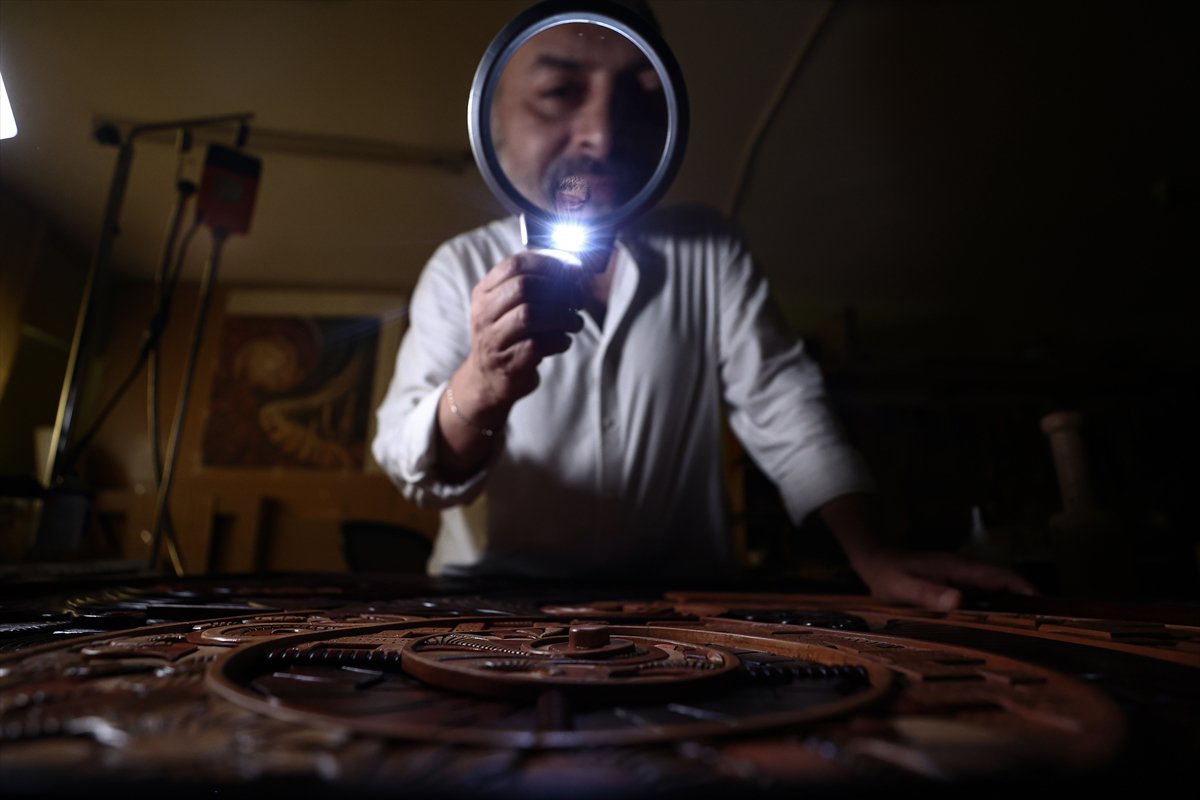 Türk usta, 'Neva' sanatıyla 3 boyutlu ahşap eserler üretiyor