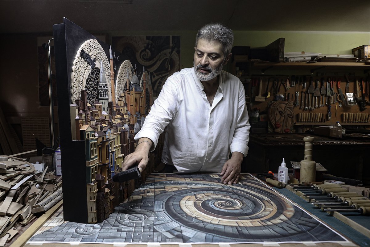 Türk usta, 'Neva' sanatıyla 3 boyutlu ahşap eserler üretiyor