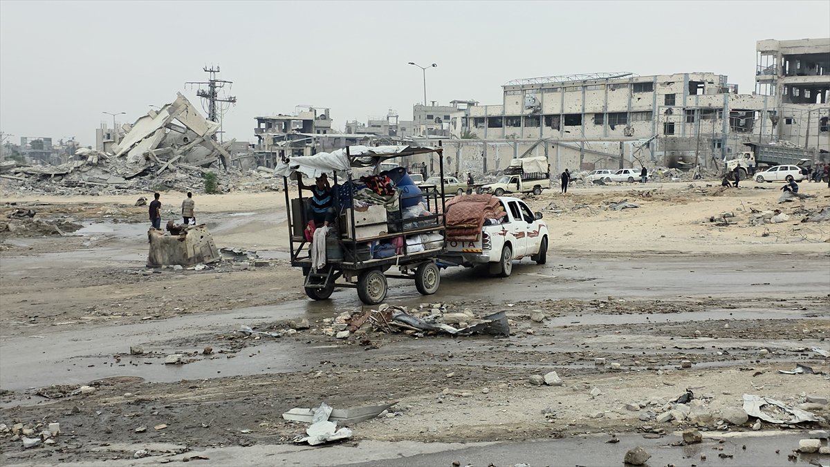 Gazze'de yıkım devam ediyor: Beni Suheyla'da siviller enkazda umut arıyor