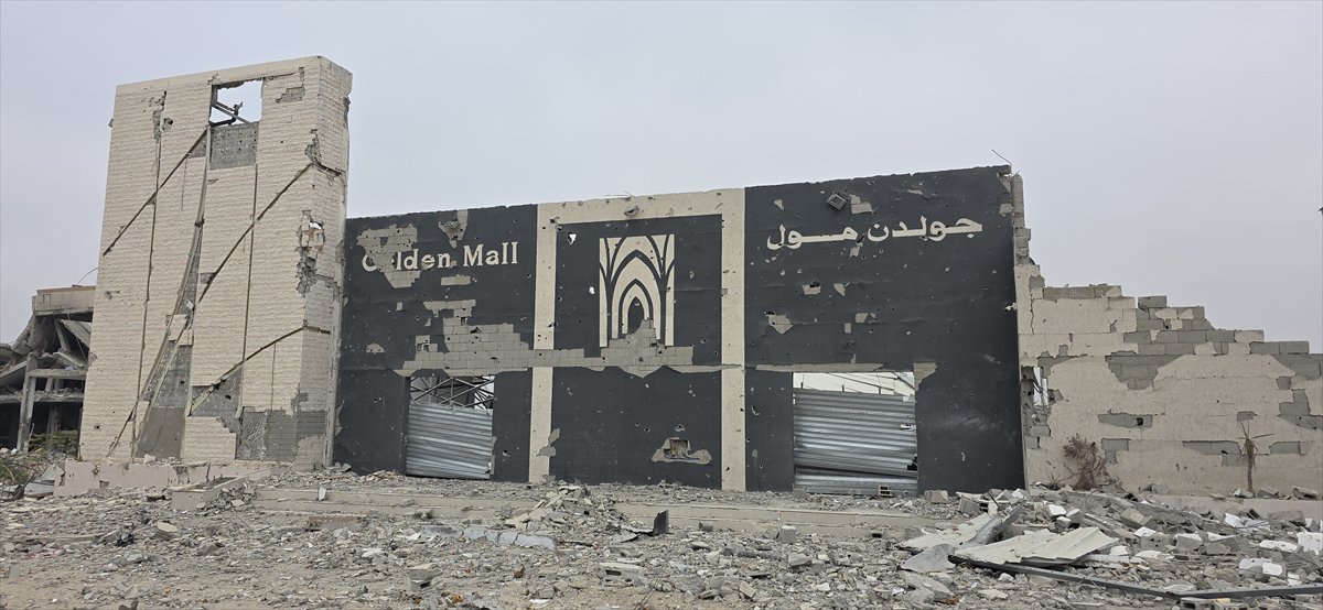 Gazze'de yıkım devam ediyor: Beni Suheyla'da siviller enkazda umut arıyor