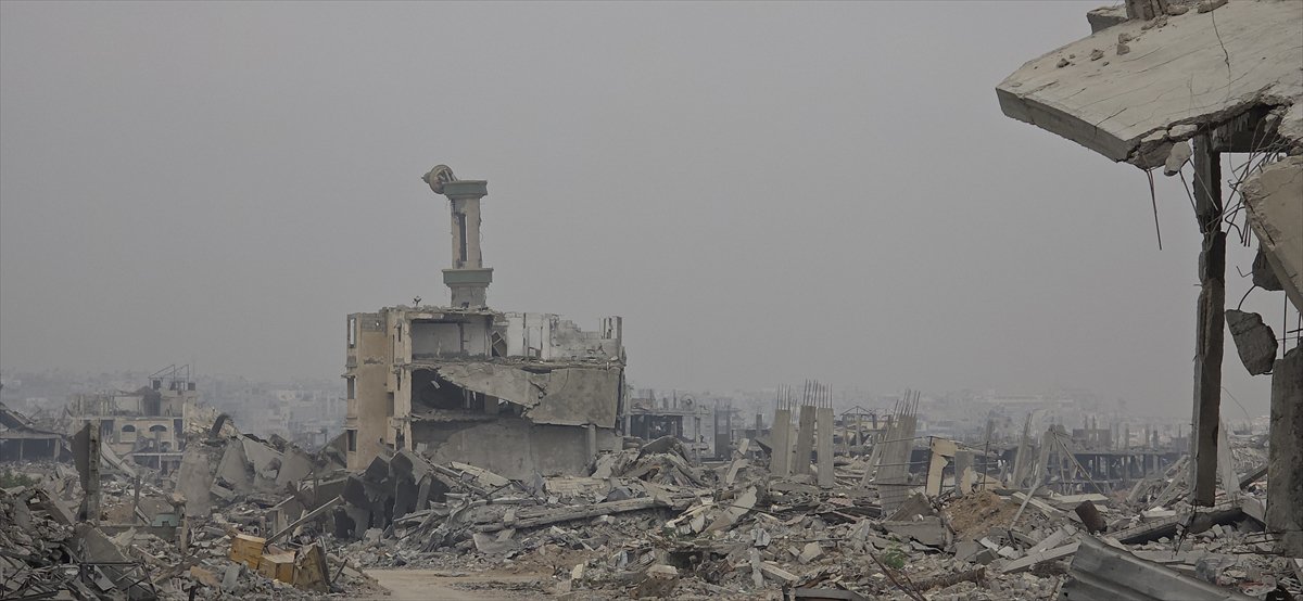 Gazze'de yıkım devam ediyor: Beni Suheyla'da siviller enkazda umut arıyor