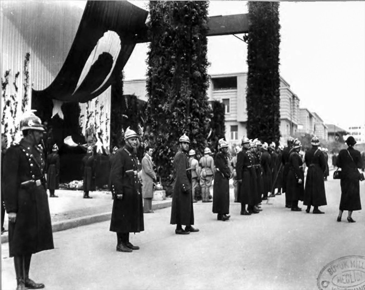 Saygıyla: Atatürk 87 yıl önce aramızdan ayrıldı