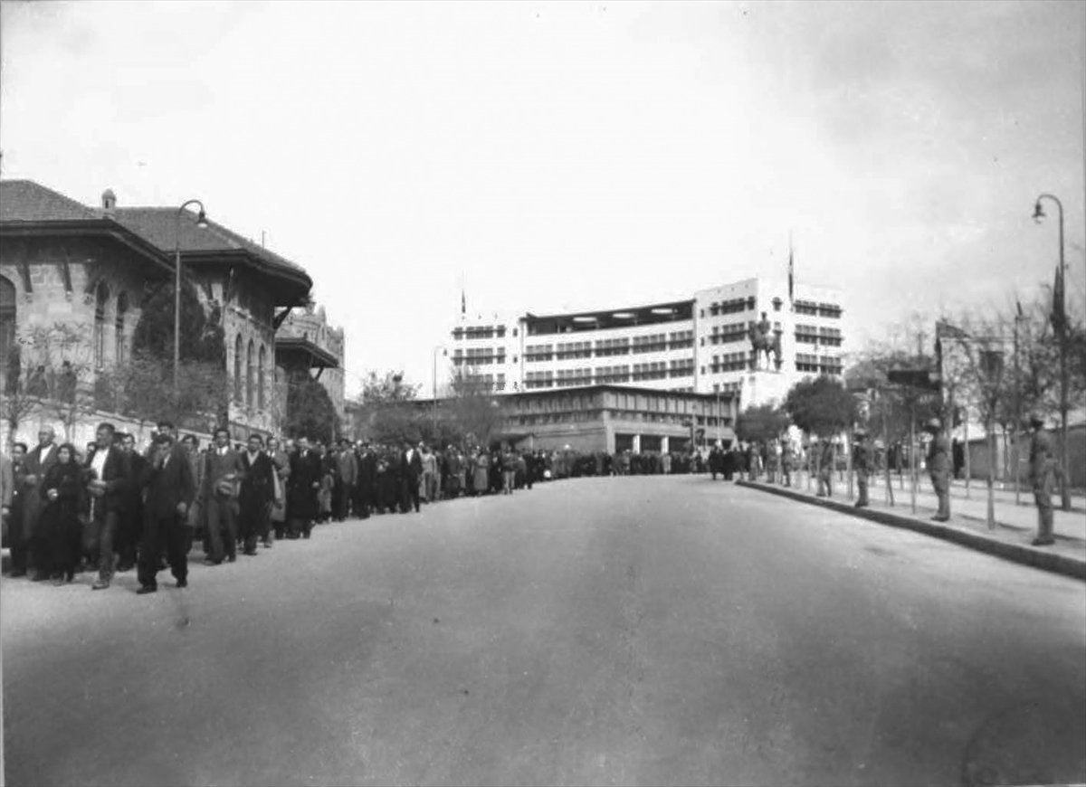 Saygıyla: Atatürk 87 yıl önce aramızdan ayrıldı