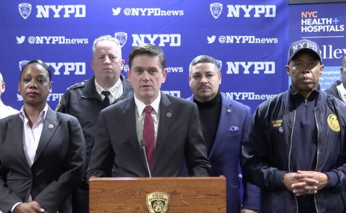 ABD'deki yeni yıl kutlamaları sırasında polise palalı saldırı