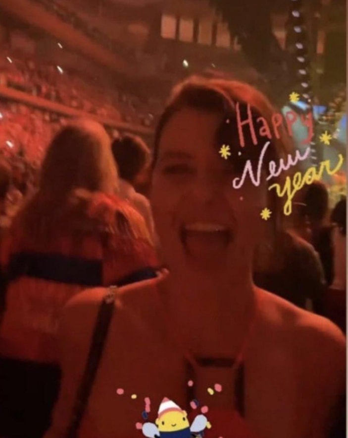 Beren Saat'in çılgın yılbaşı dansı