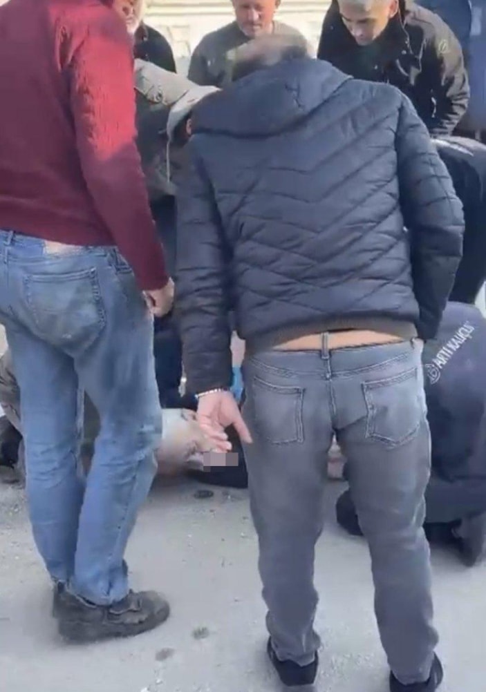 Bursa'da cami çıkışında eski patronu öldürdü