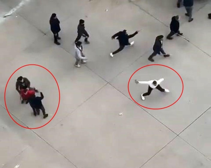 Diyarbakır'da fırçalı, sopalı kavga kamerada: 3 yaralı -5