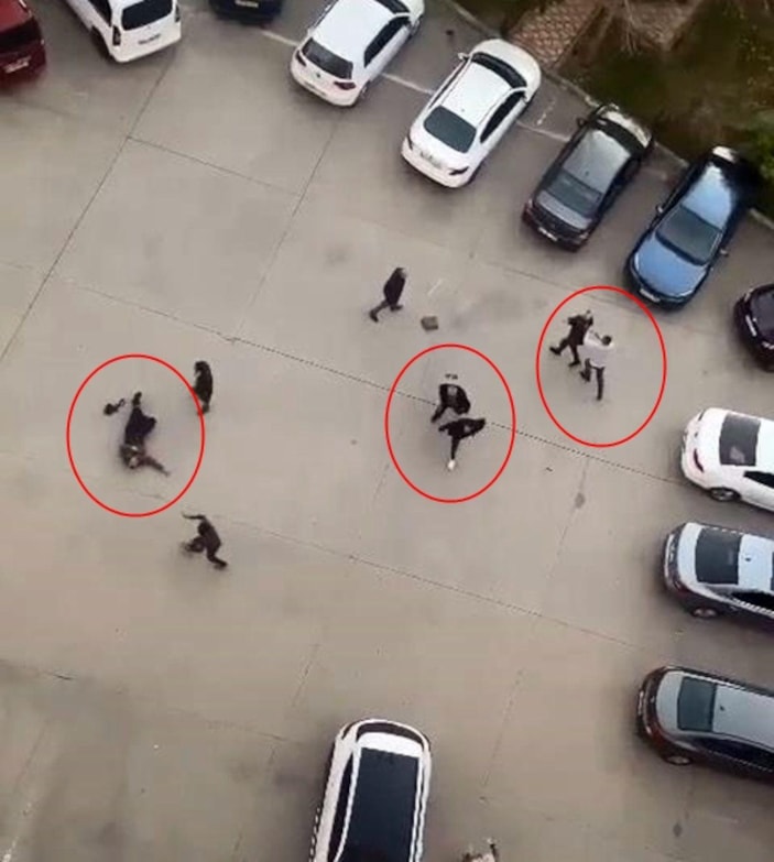 Diyarbakır'da fırçalı, sopalı kavga kamerada: 3 yaralı -1